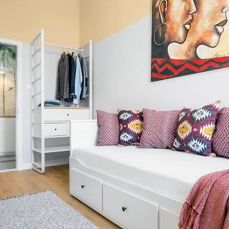 Apartment Urban Jungle For Real Treasure Seekers